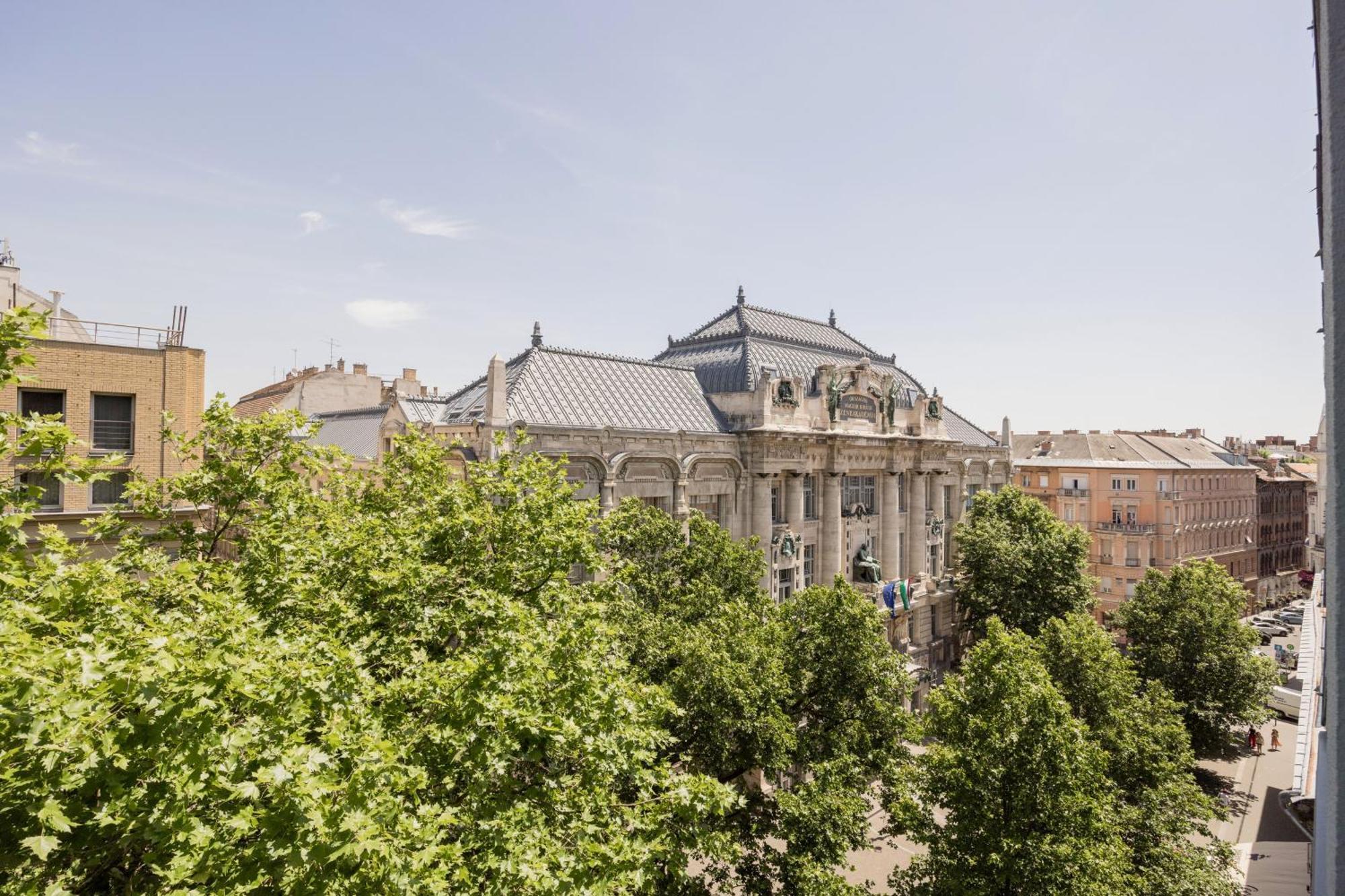 Elegant Home Overlooking The Music Academy Budapest Extérieur photo
